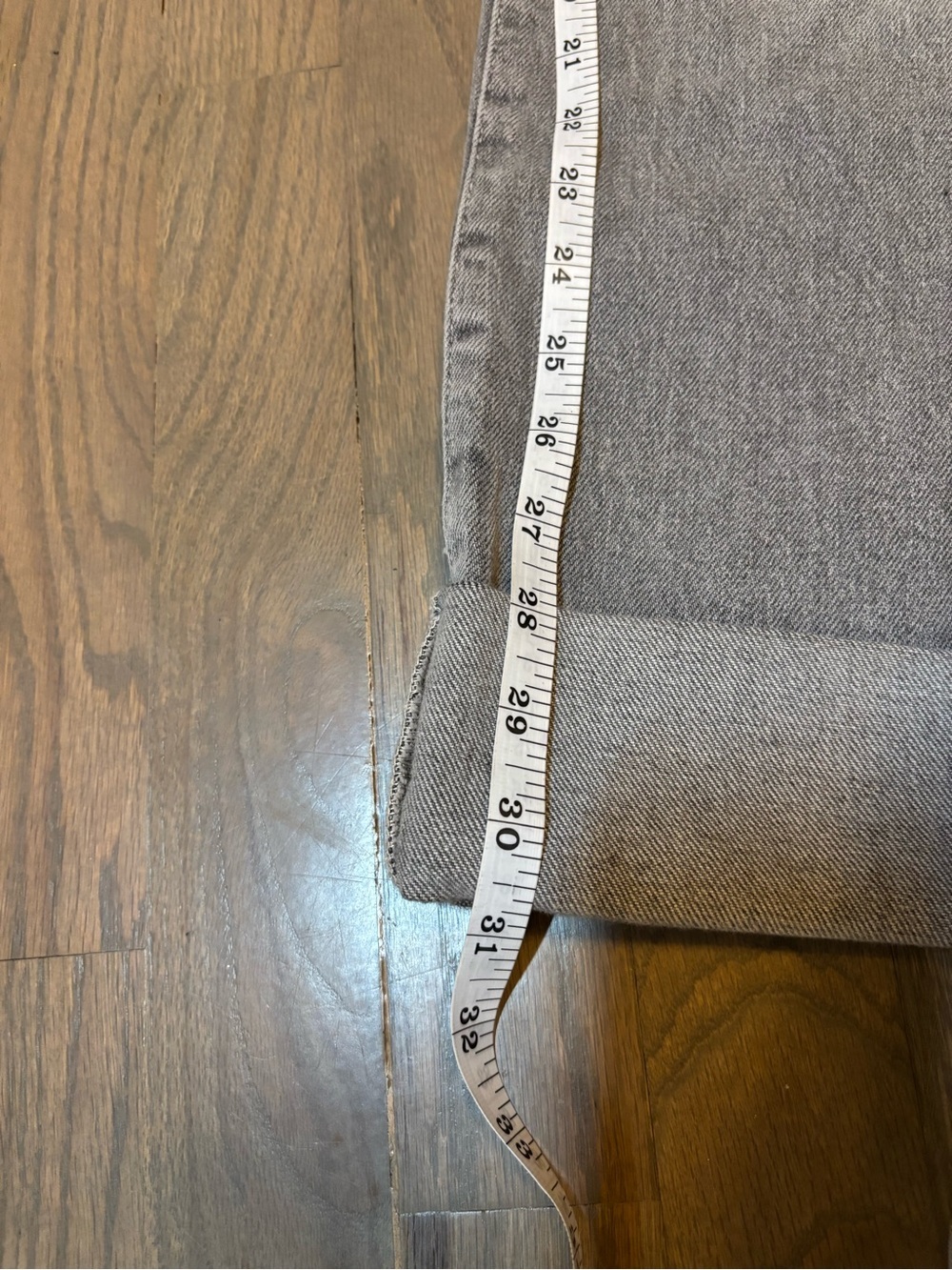Pilcro Anthropologie Light Gray Cuffed Jeans. Size 26 - Picture 10 of 10